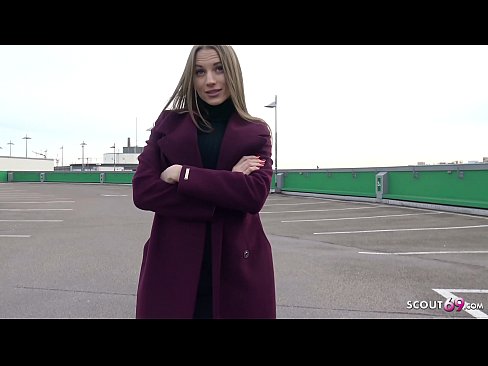 ❤️ SAKSALAINEN PARTIOLAINEN ON UNELMA KOSKETTAA STEELE, PARKKIPAIKALLA TELLTALE JA SEKSIKÄS RAHAA VARTEN Vittu video at us