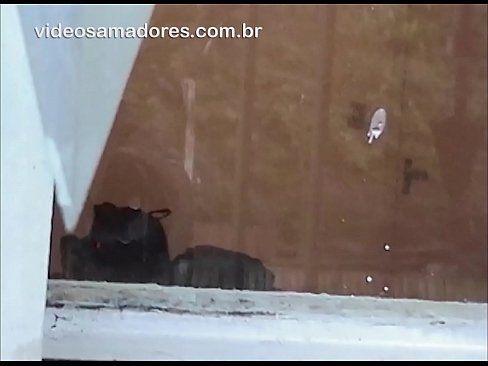 ❤️ Kiimainen mies katselee tyttöystäväänsä toisen miehen kanssa, naimisiinmenovideon nauhoitus häiritsemättä pariskuntaa Vittu video at us