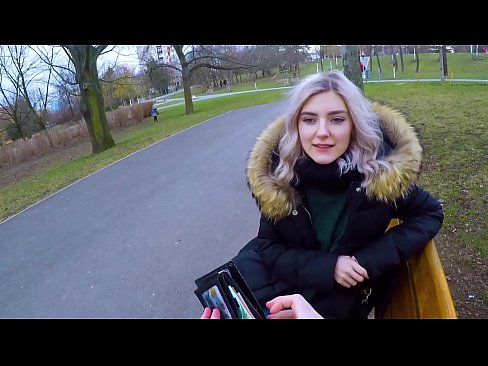 ❤️ Nielaisee tuntemattoman kuumaa spermaa rahasta - suihinotto puistossa Eva Elfieltä Vittu video at us