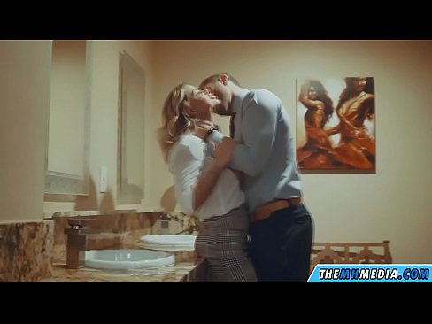 ❤️ Kun povekas blondi viettelee sinut julkisessa vessassa Vittu video at us